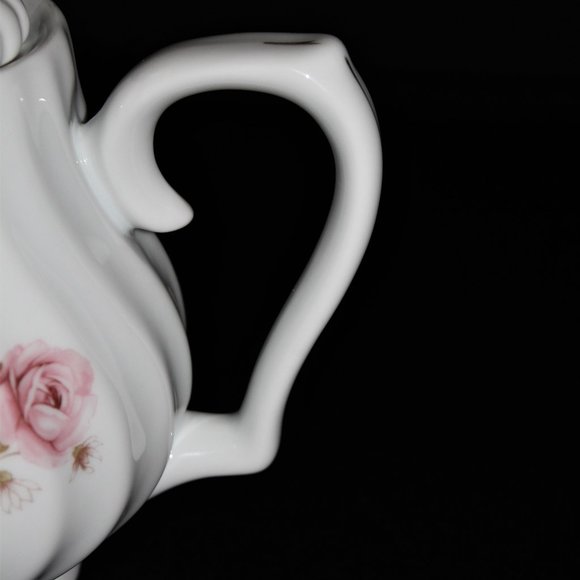 Royal Oak Wild Pink Roses with Daisies Teapot | Vintage Royal Oak Tea Pot - Picture 4 of 15